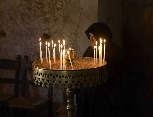 Svíčky při církevním obřadu, Kréta.