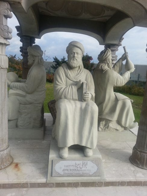 Socha Avicenny ve Vídni.