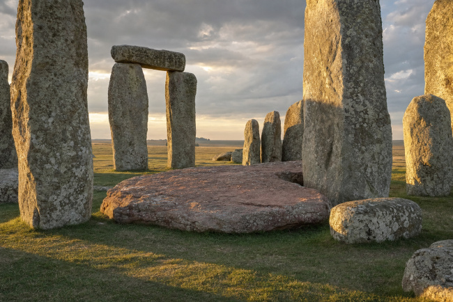 Oltářní kámen ve středu Stonehenge. Oltářní kámen ve středu Stonehenge.