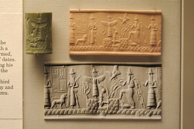 Vyobrazení sumerských bohů.