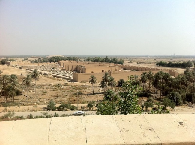 Pohled na současné pozůstatky města Babylon.