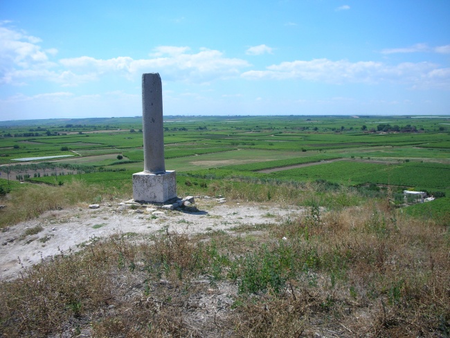 Moderní monument umístěný na místě bitvy.