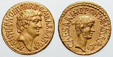 Antonius a Augustus na zlatých mincích.