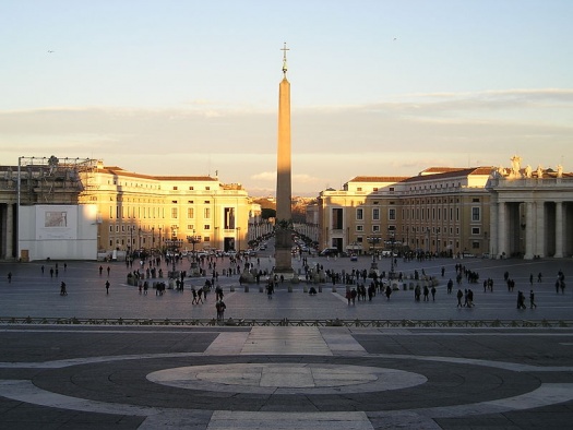 Obelisk na Svatopetrském náměstí.