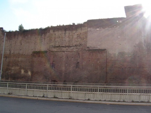 Pozůstatky Casta Praetoria v Římě. Pozůstatky Casta Praetoria v Římě.