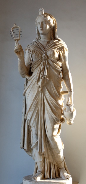 Římská socha bohyně Isis z 2. století.