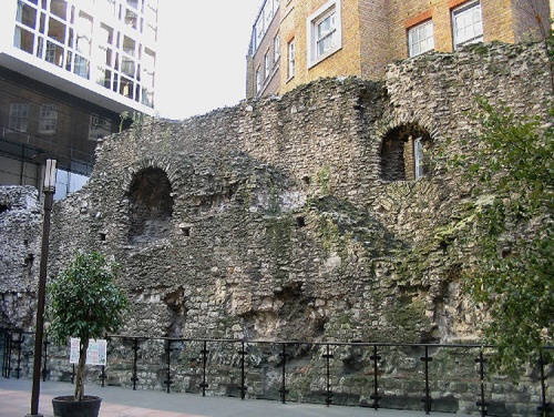 Zbytky římského opevnění Londýna.