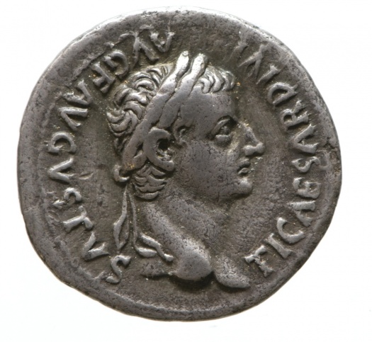 Mince s podobiznou císaře Tiberia.